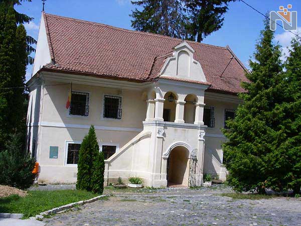 دیتا پروژکتور هیتاچی در قدیمیترین مدرسه کشور رومانی