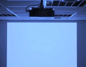 پرده نمایش ویدئو پروژکتور